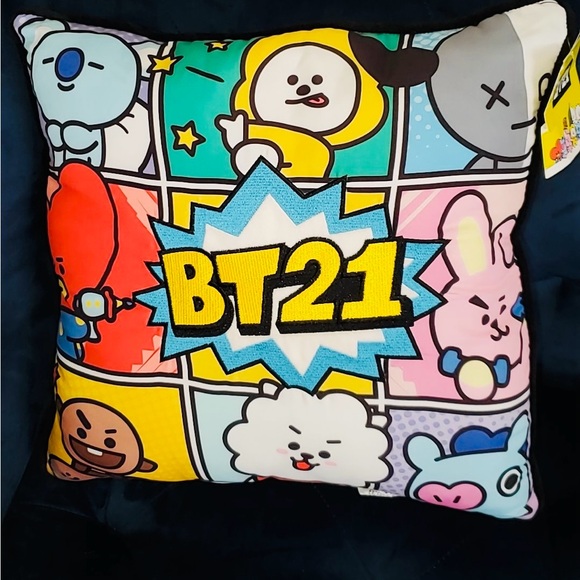 NWT 2Pcs 16 x 16” BT21 Decorative Throw Pillows - Picture 3 of 7